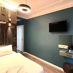Royal Boutique By Kaya Royal Anex Bulding-no Lift - 24 Coffees And Tea Are Free At The Terrace Restaurant Hotel 3*